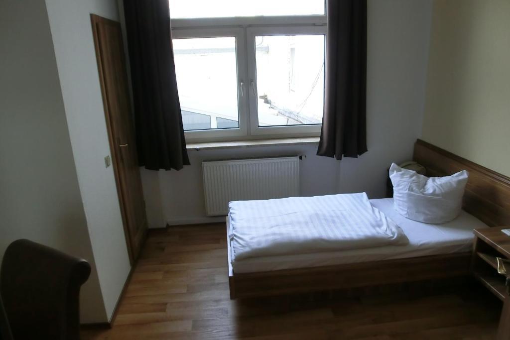 Hotel Schweizer Hof Halle  Phòng bức ảnh